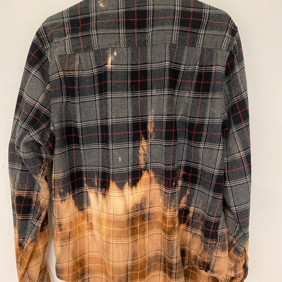 Men’s Field and Stream Custom Flannel - Picture 4 of 8